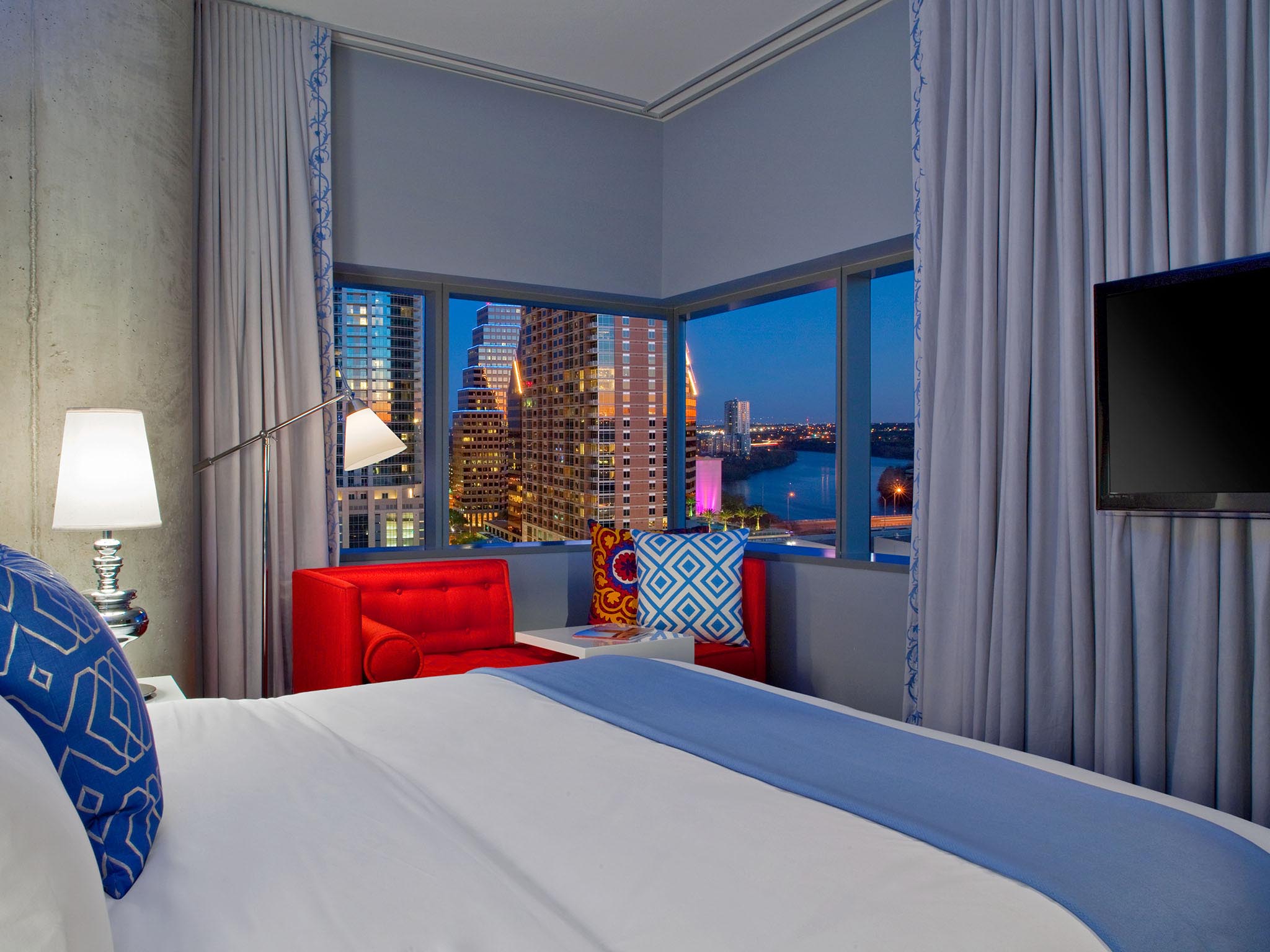 Expect The Extraordinary Downtown Hotel In Austin Tx W
